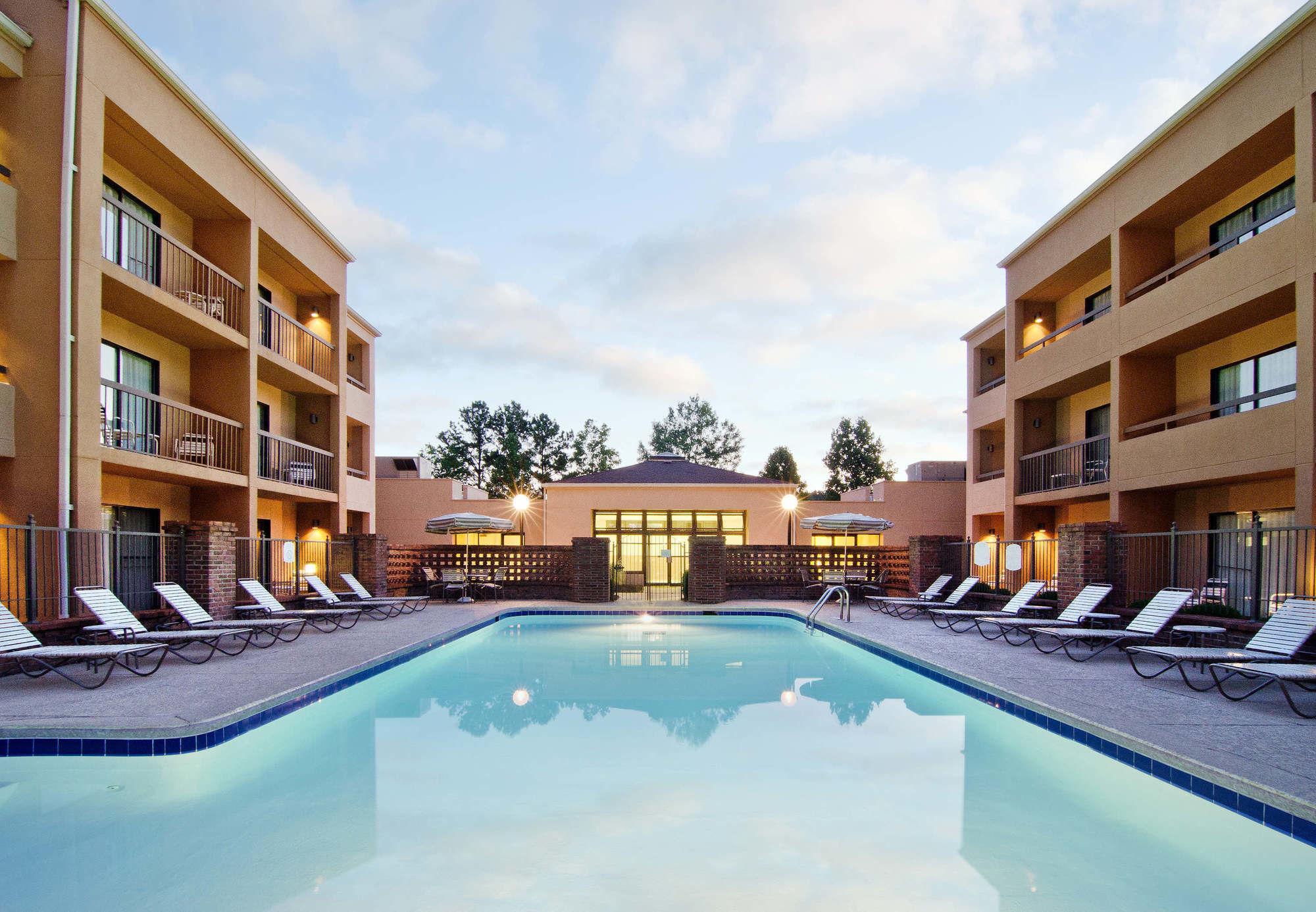 Courtyard By Marriott Huntsville University Drive Kültér fotó