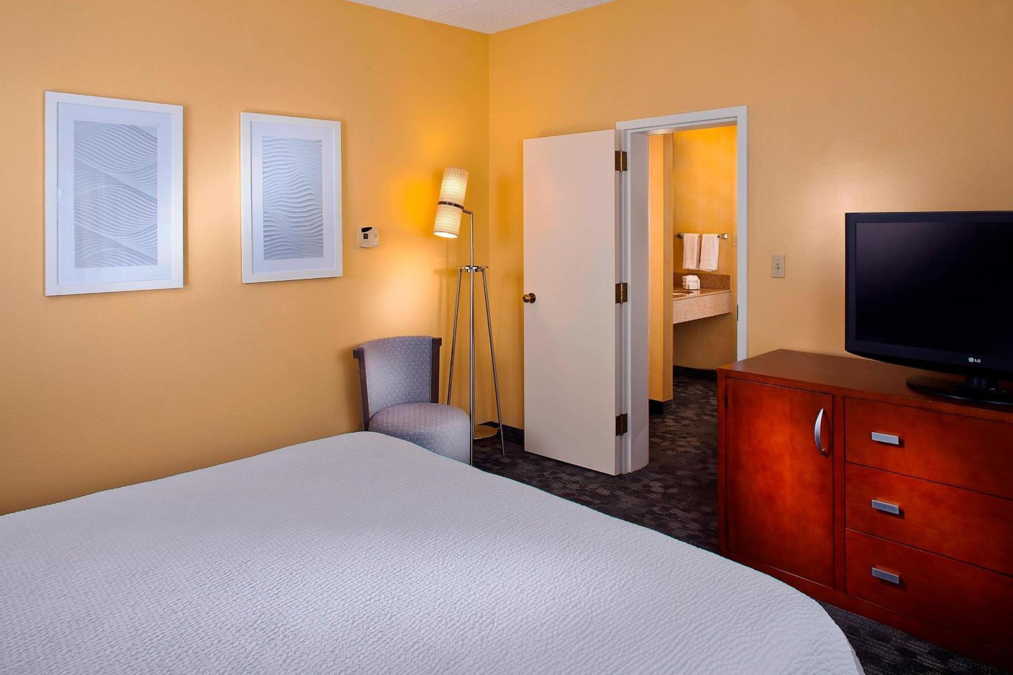 Courtyard By Marriott Huntsville University Drive Kültér fotó