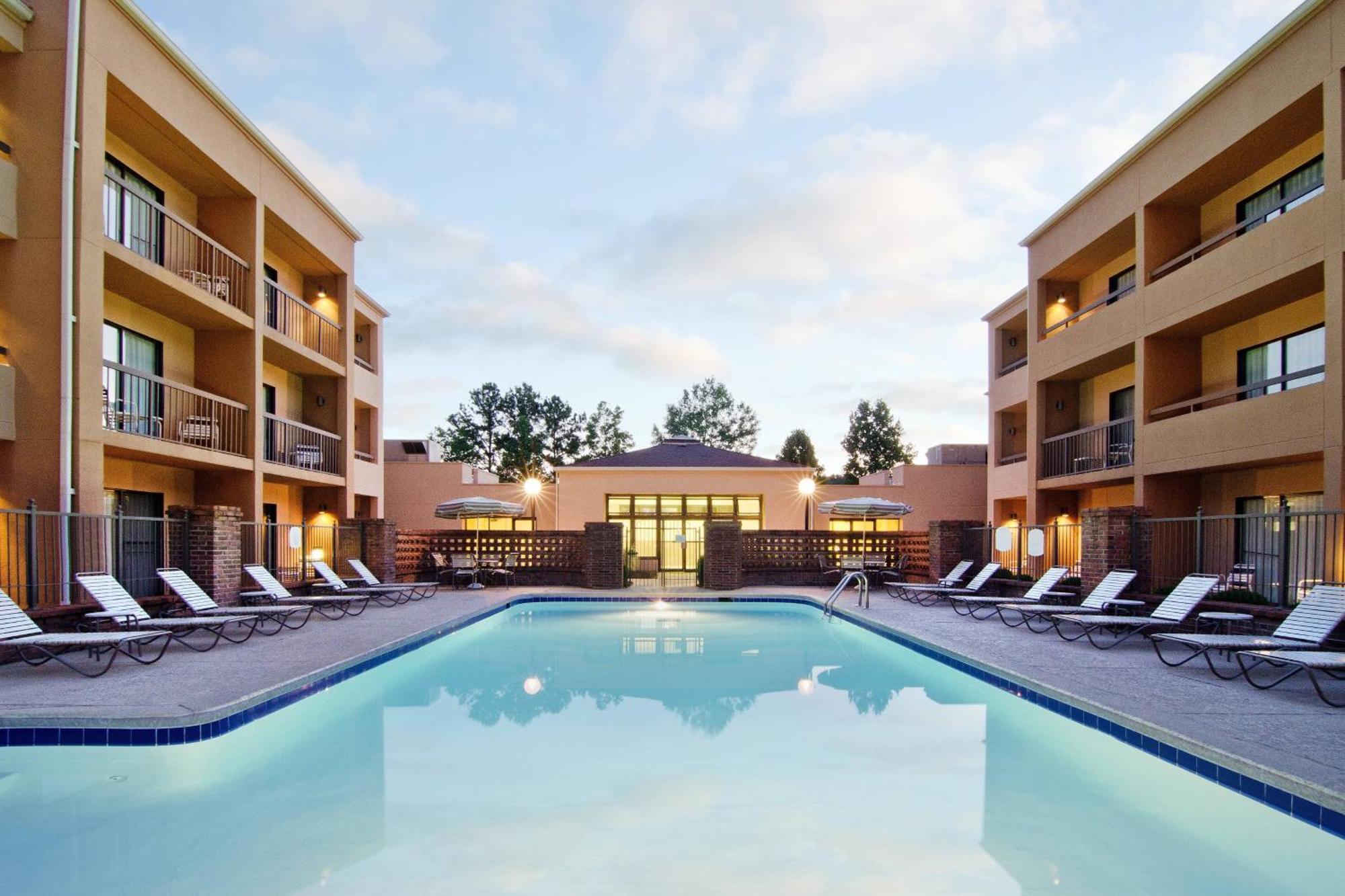 Courtyard By Marriott Huntsville University Drive Kültér fotó