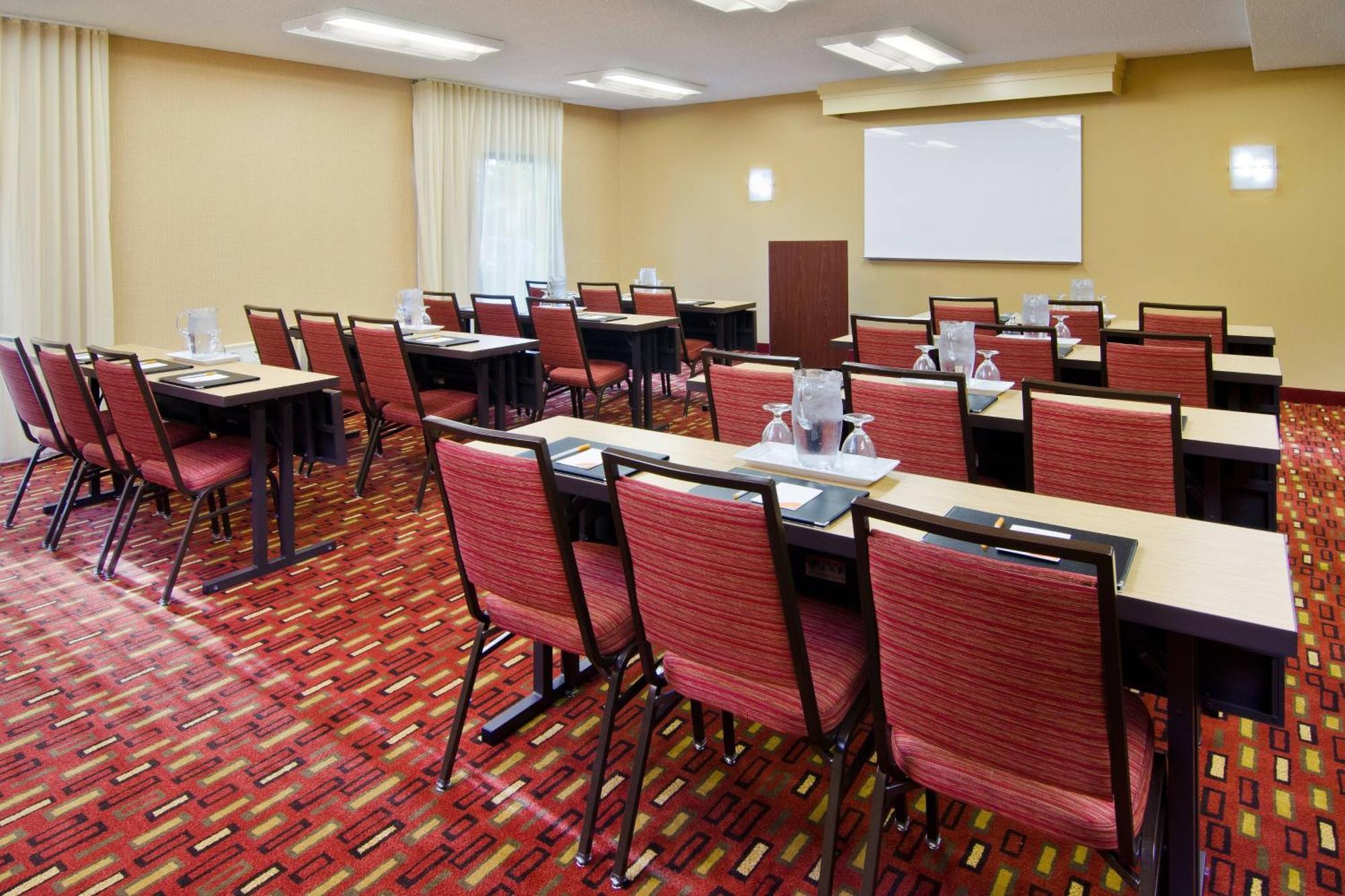 Courtyard By Marriott Huntsville University Drive Kültér fotó