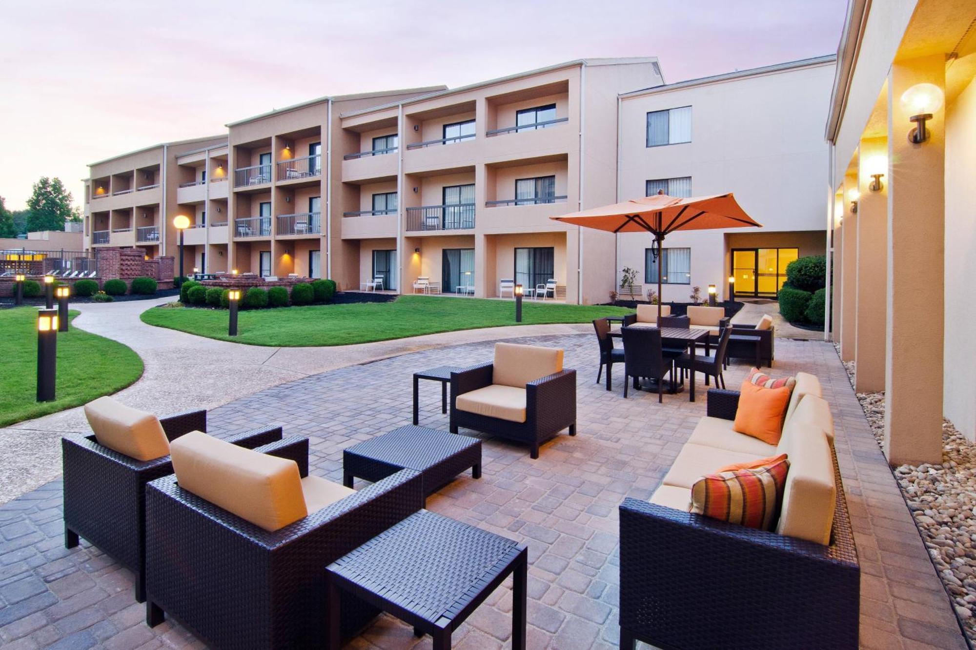 Courtyard By Marriott Huntsville University Drive Kültér fotó