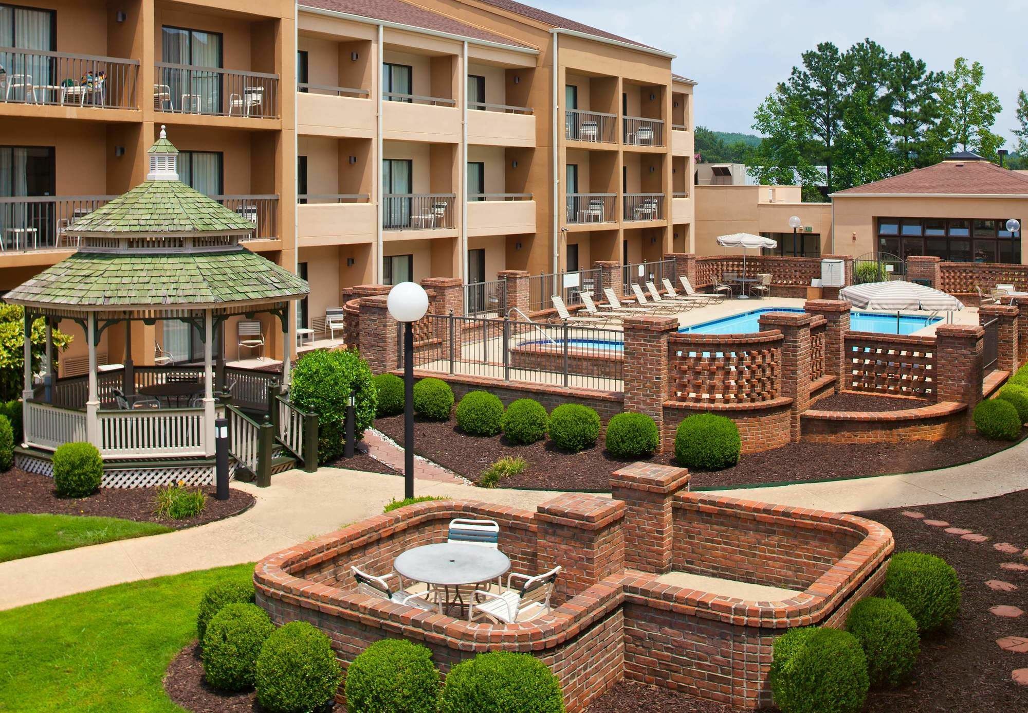 Courtyard By Marriott Huntsville University Drive Kültér fotó